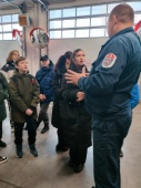 Школьники посетили пожарно-спасательный отряд и изучили правила безопасности жизнедеятельности